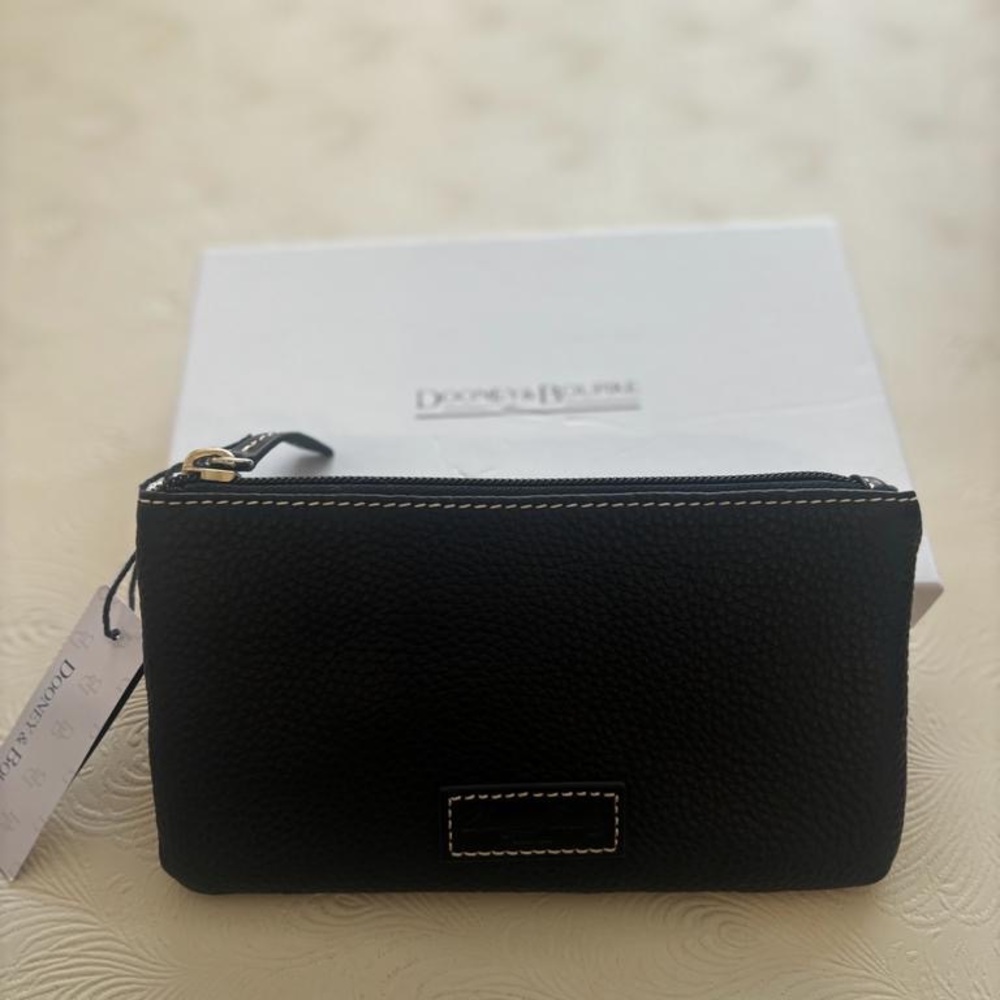 New Dooney & Bourke small purse leather